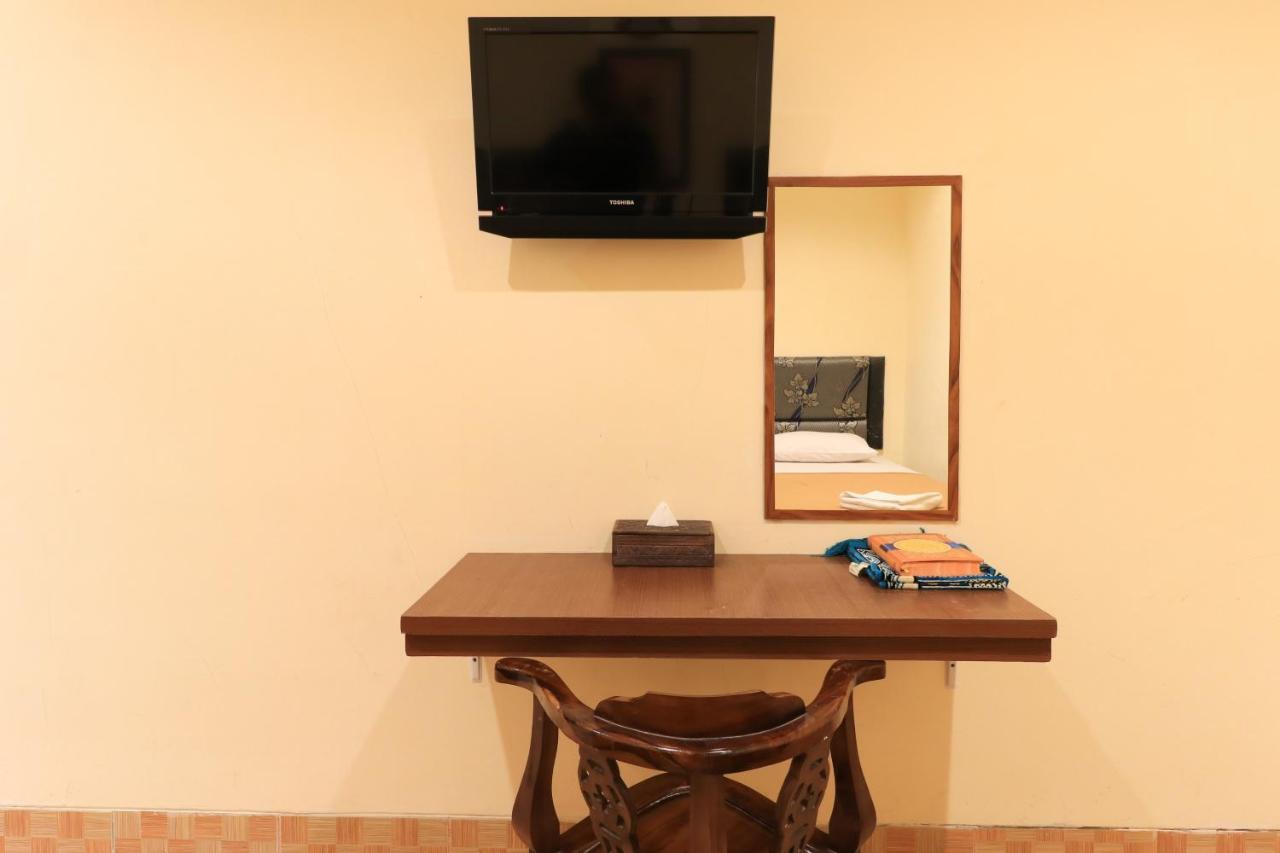 Al-Badar Hotel Syariah Makassar Extérieur photo