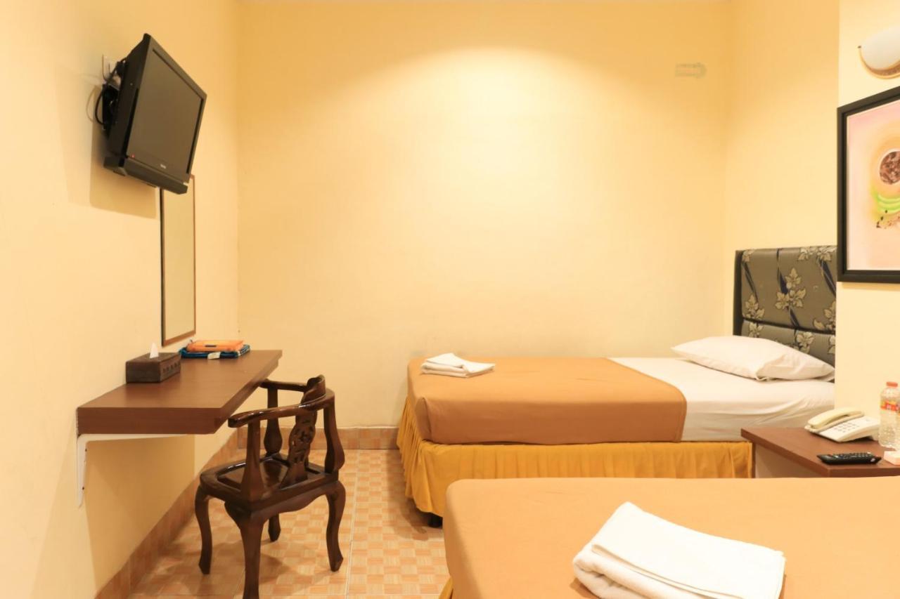 Al-Badar Hotel Syariah Makassar Extérieur photo