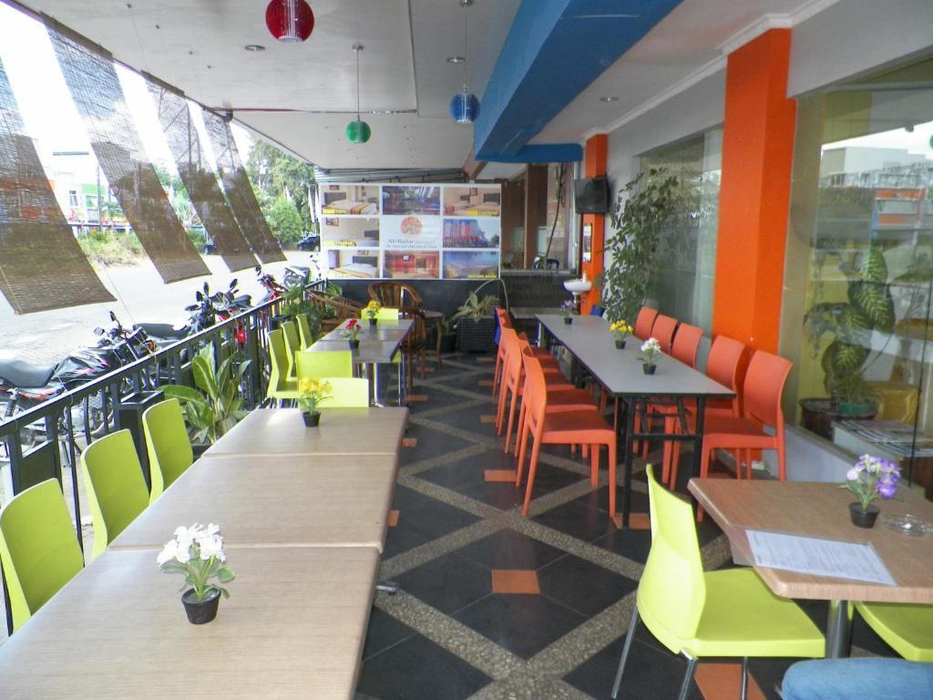 Al-Badar Hotel Syariah Makassar Extérieur photo